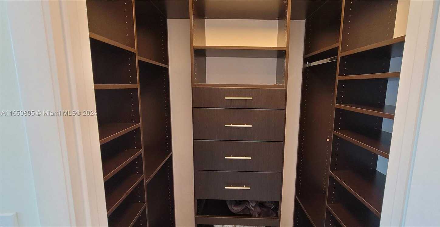 Small Image of 495 BRICKELL AVE #420, Miami Number 40