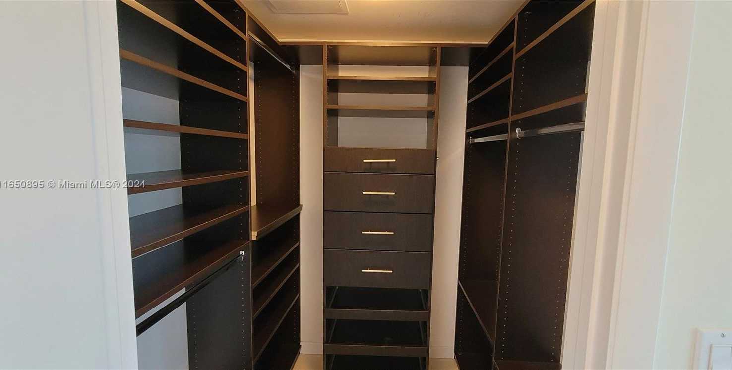 Small Image of 495 BRICKELL AVE #420, Miami Number 42