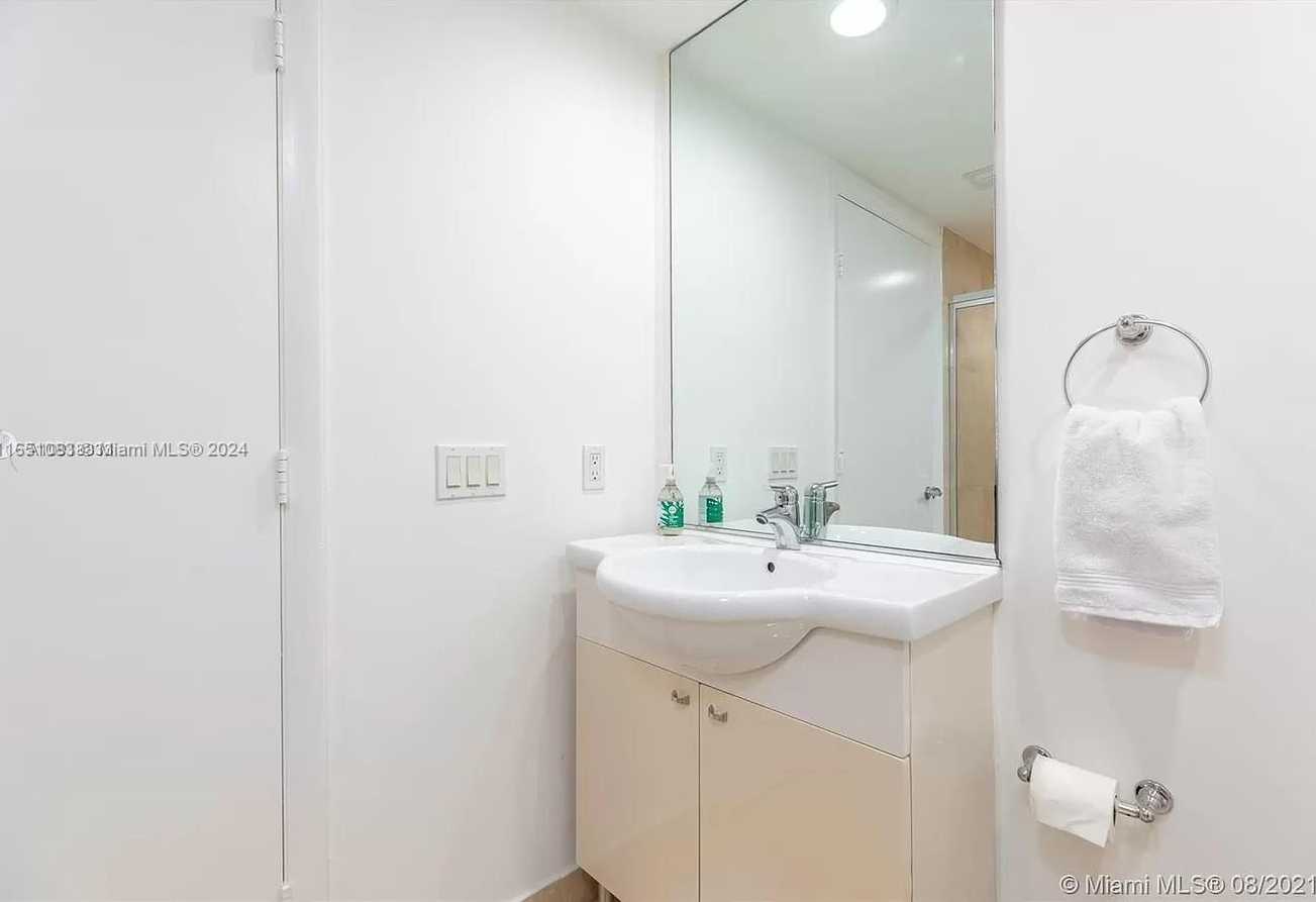 Small Image of 1830 SOUTH OCEAN DR #1606, Hallandale Beach Number 22