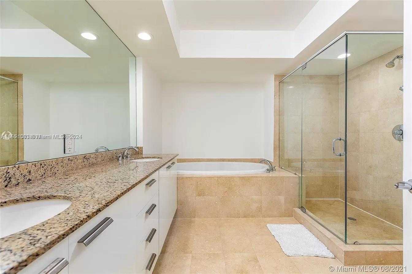 Small Image of 1830 SOUTH OCEAN DR #1606, Hallandale Beach Number 24