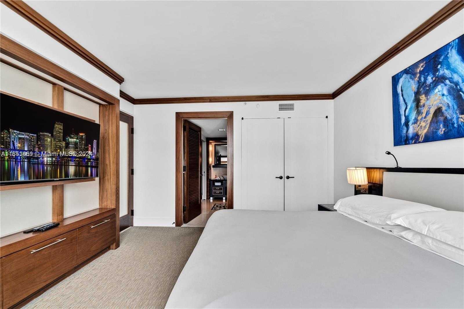 Small Image of 6801 COLLINS AVE #818, Miami Beach Number 12
