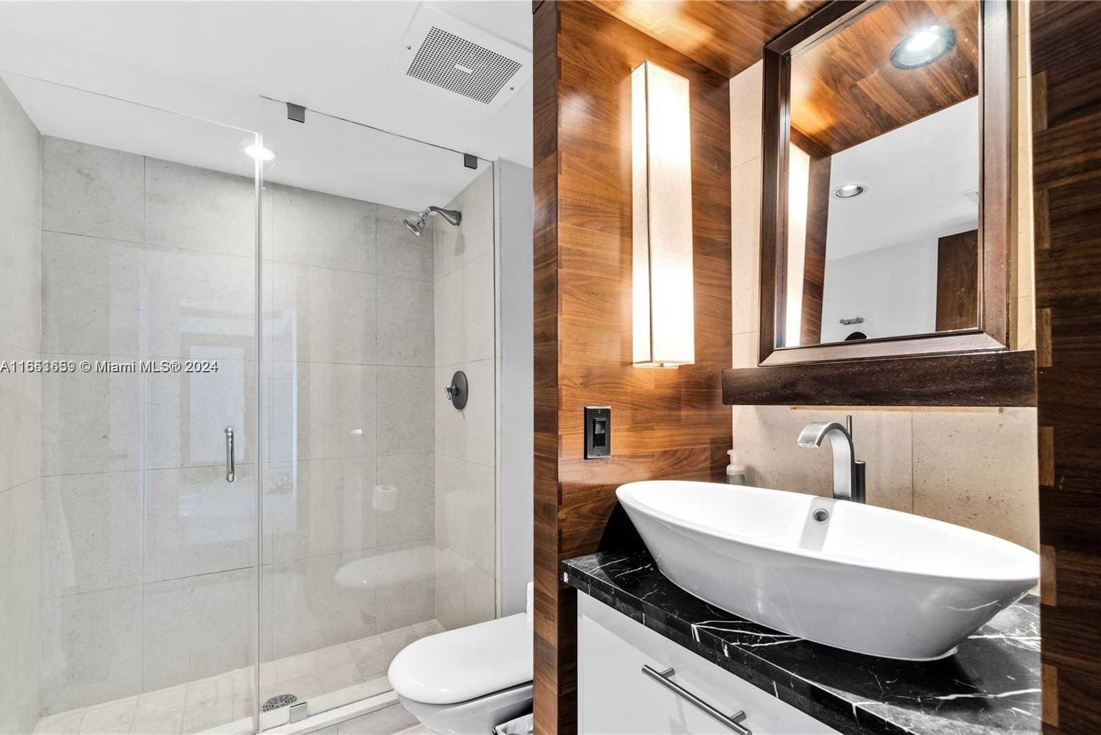 Small Image of 6801 COLLINS AVE #818, Miami Beach Number 13