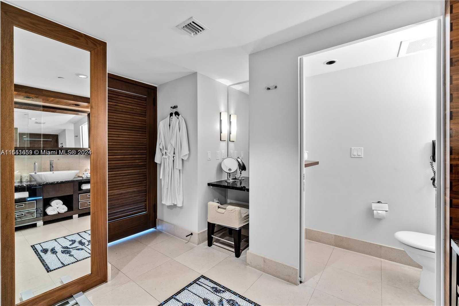 Small Image of 6801 COLLINS AVE #818, Miami Beach Number 16