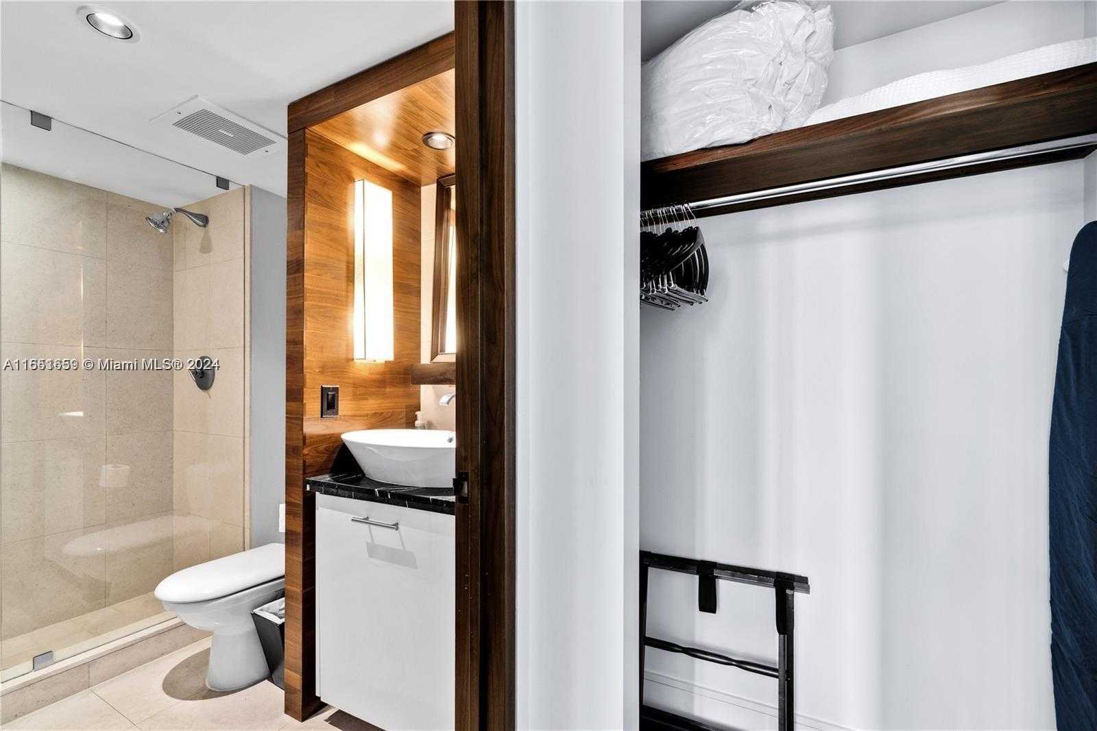 Small Image of 6801 COLLINS AVE #818, Miami Beach Number 17