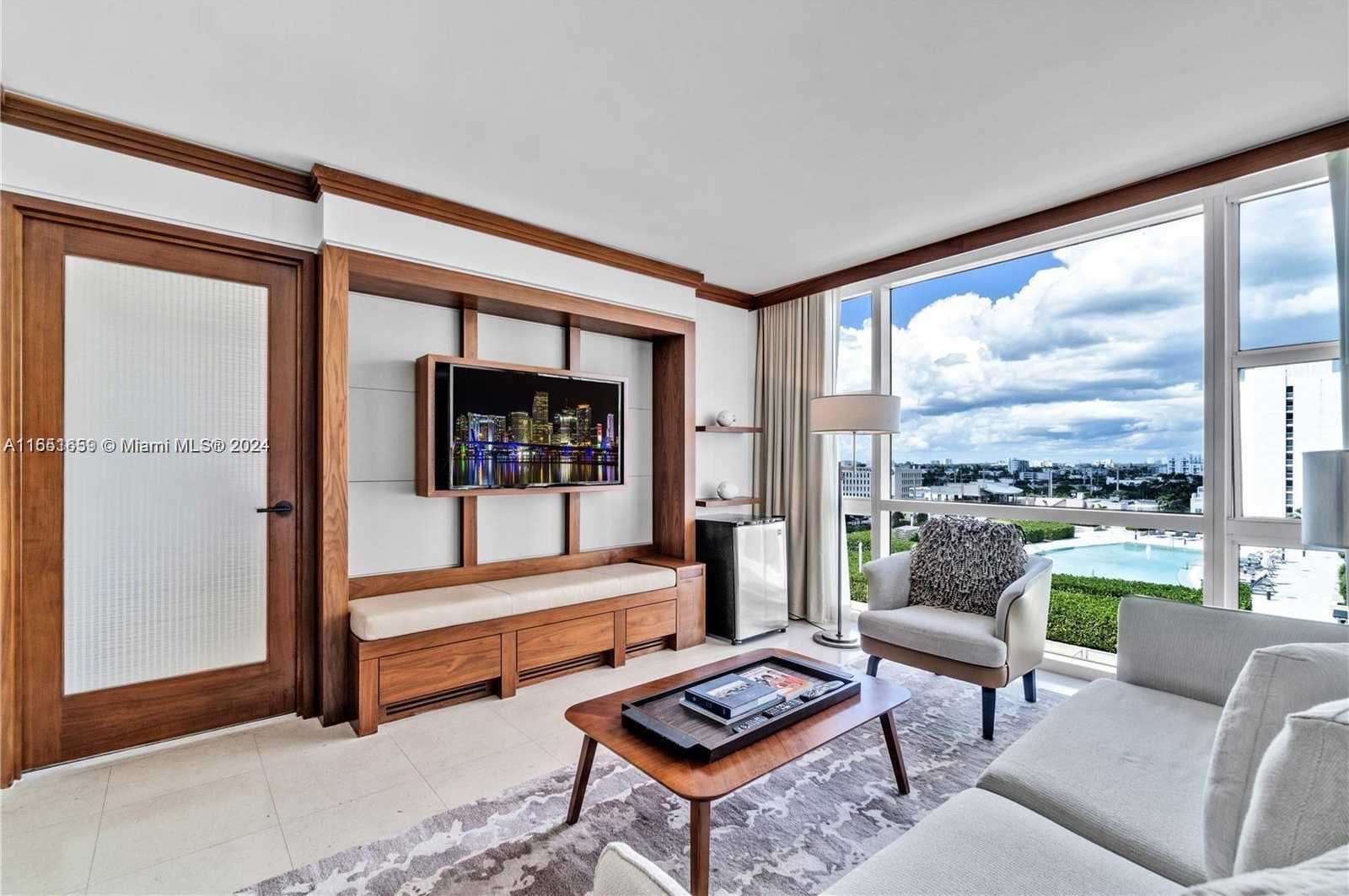 Small Image of 6801 COLLINS AVE #818, Miami Beach Number 3