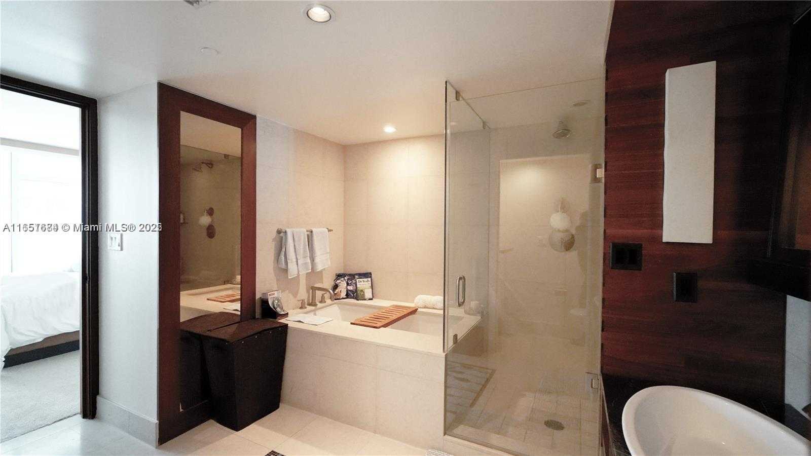 Small Image of 6801 COLLINS AVE #710, Miami Beach Number 12