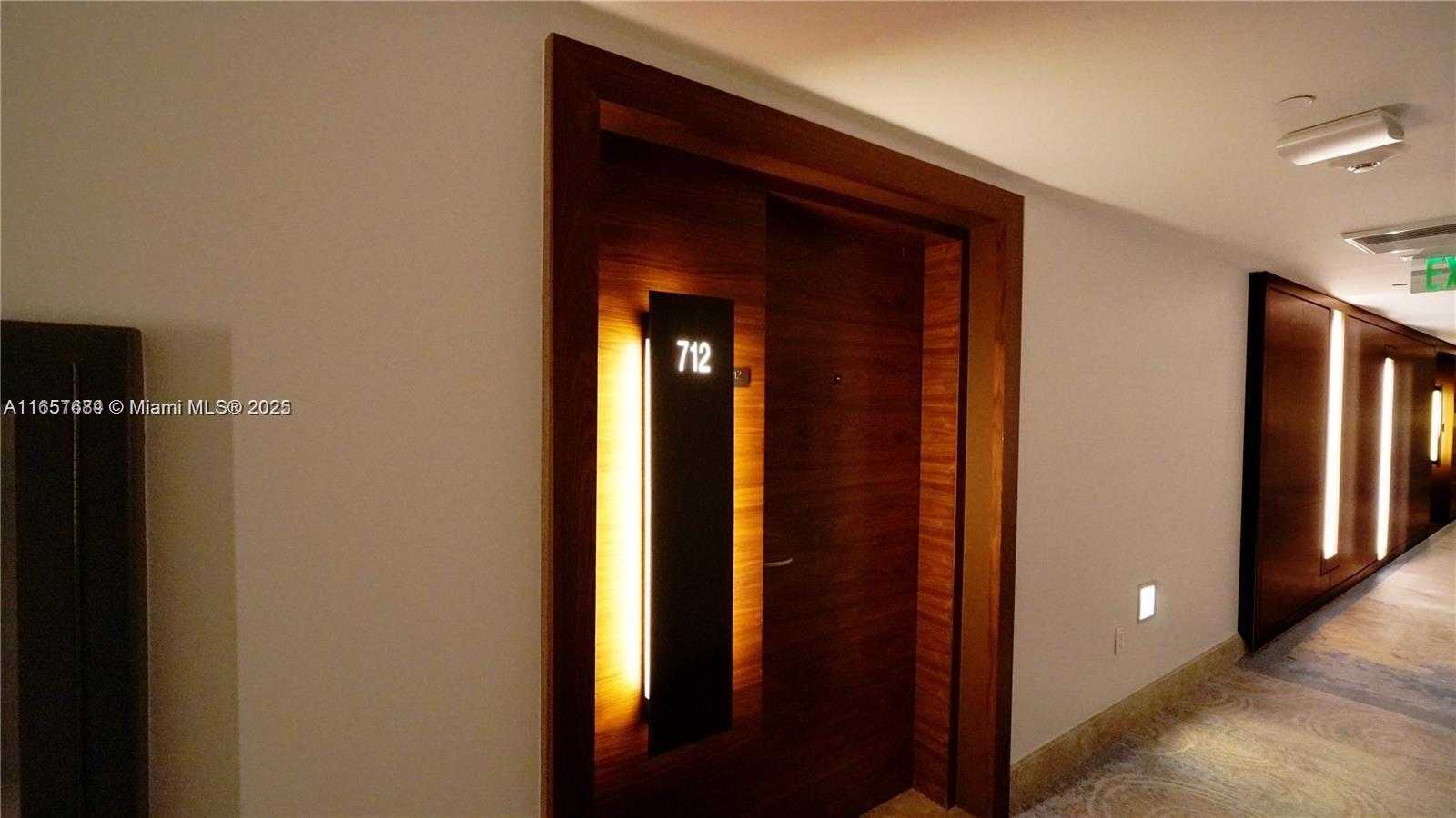 Small Image of 6801 COLLINS AVE #710, Miami Beach Number 17