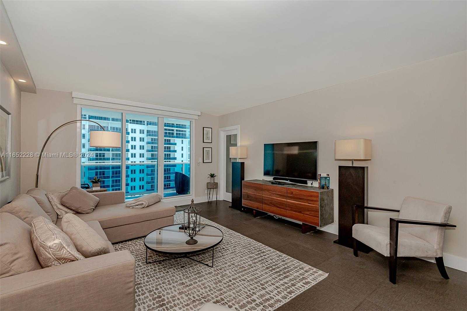 Small Image of 2301 COLLINS AVE #1216, Miami Beach Number 3