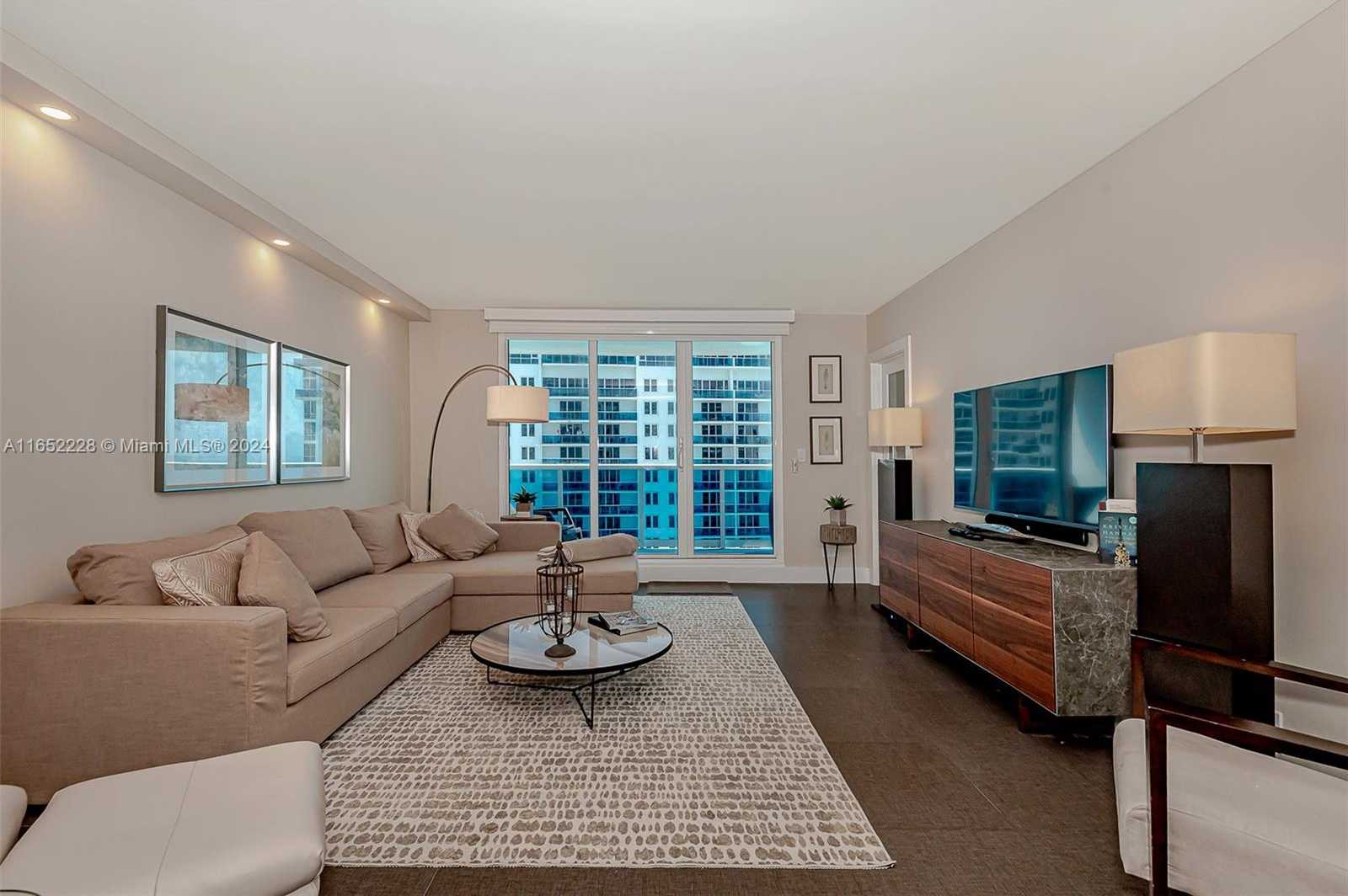 Small Image of 2301 COLLINS AVE #1216, Miami Beach Number 4