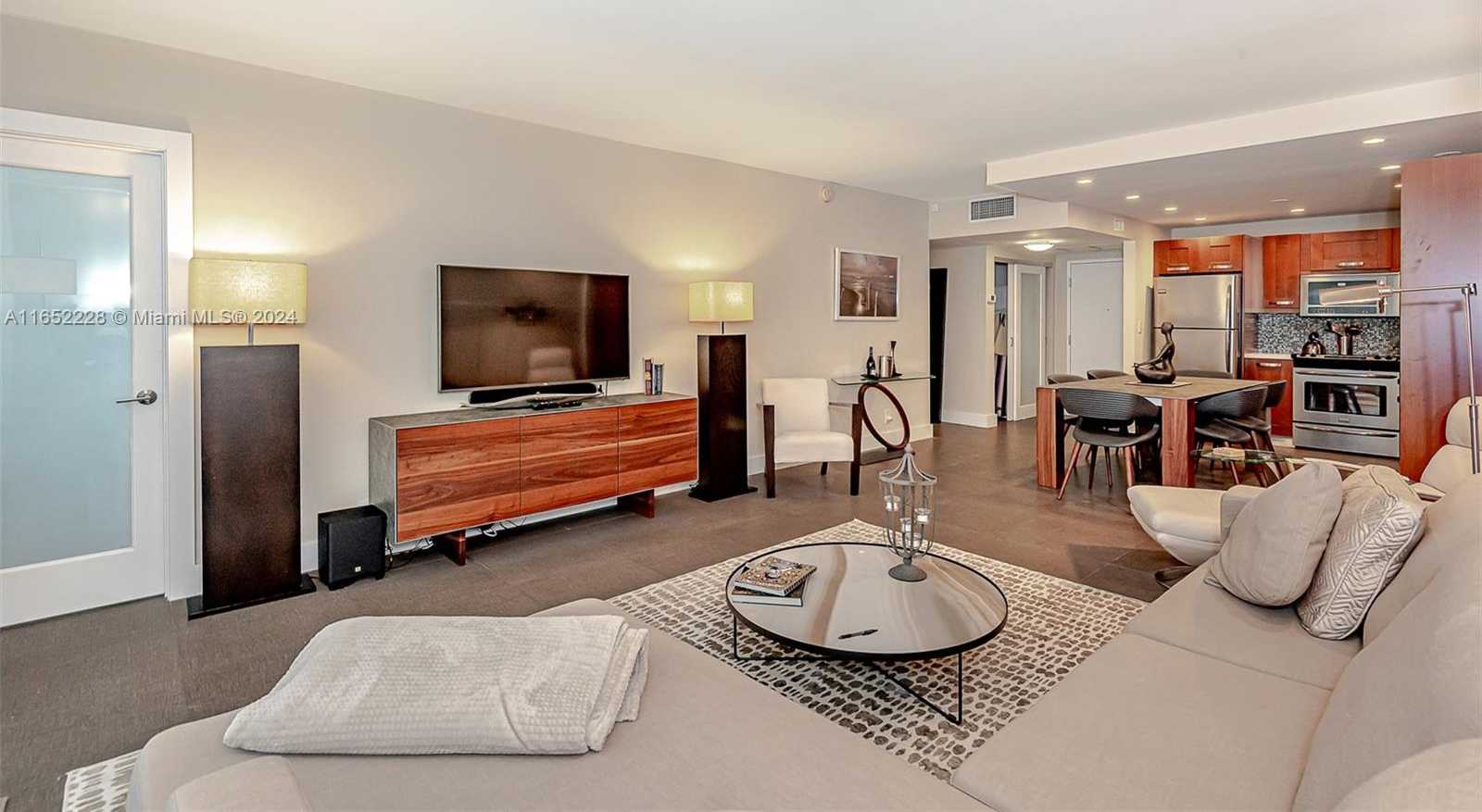 Small Image of 2301 COLLINS AVE #1216, Miami Beach Number 6