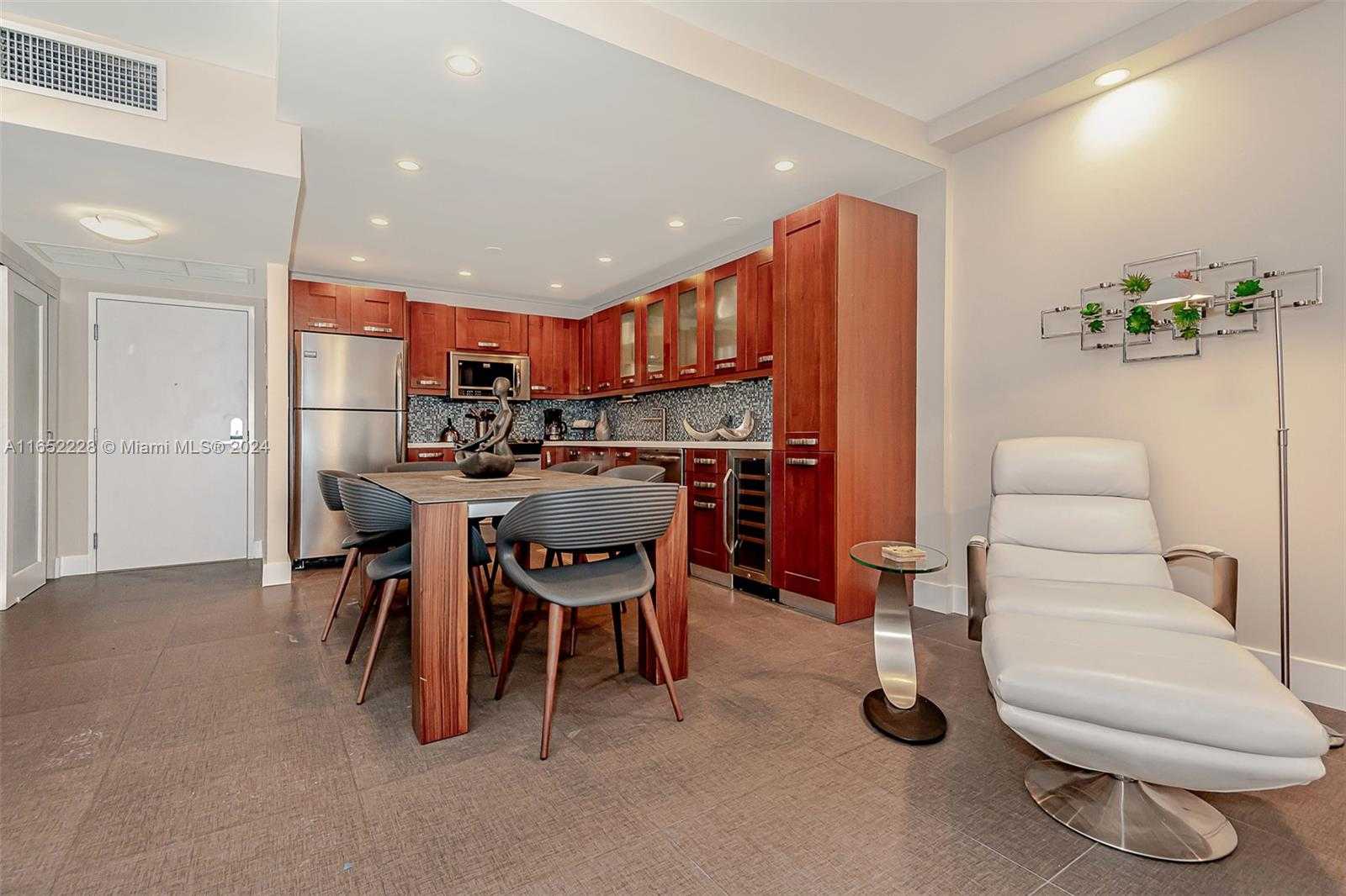 Small Image of 2301 COLLINS AVE #1216, Miami Beach Number 7