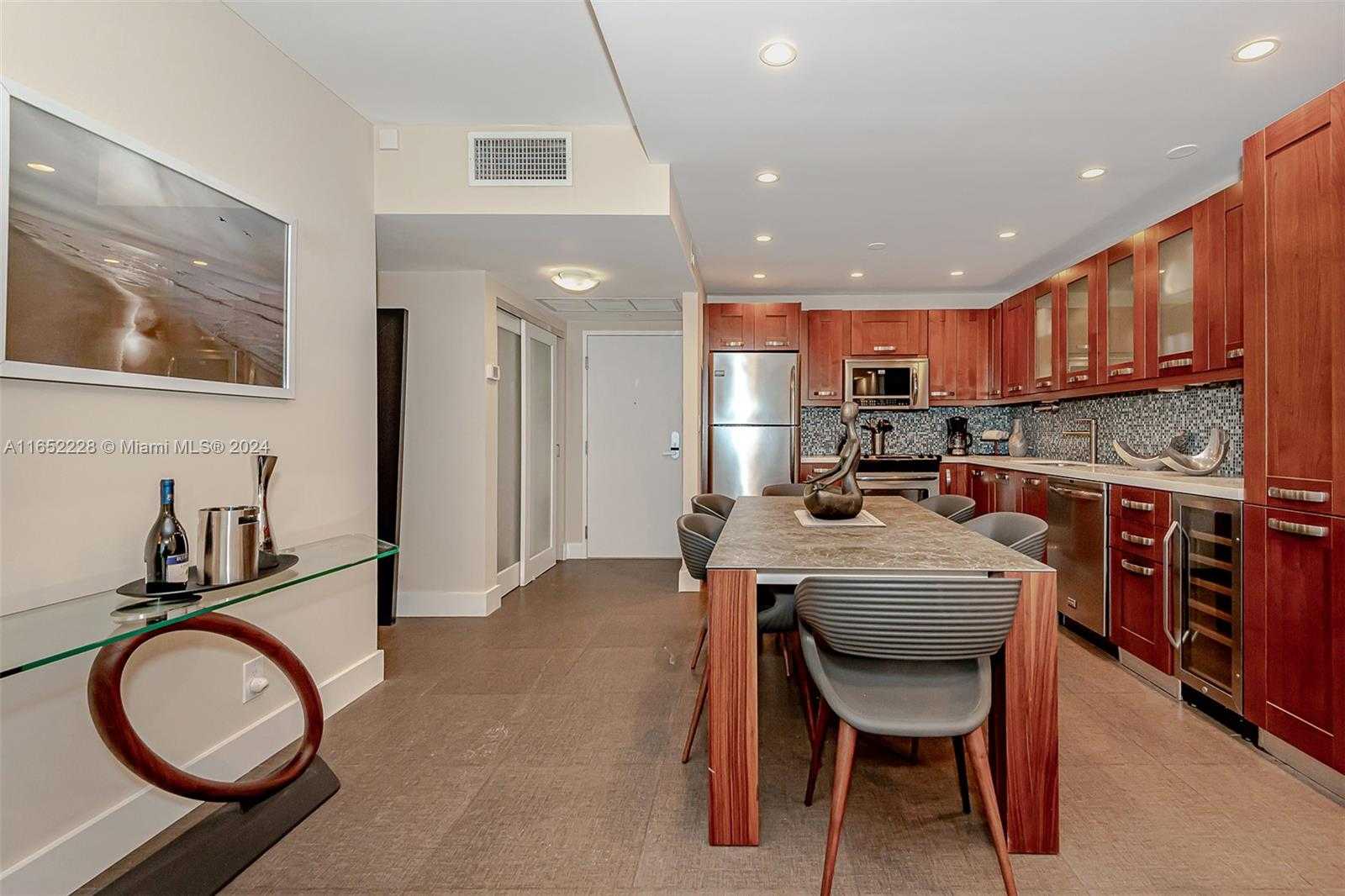 Small Image of 2301 COLLINS AVE #1216, Miami Beach Number 8