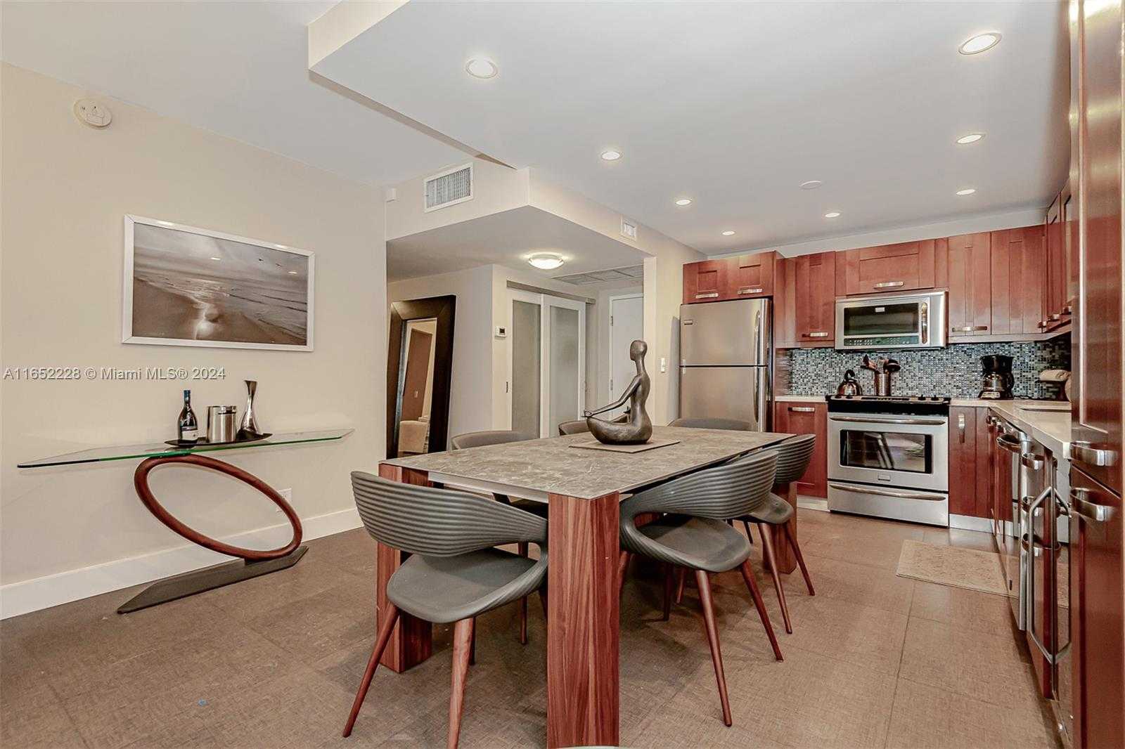 Small Image of 2301 COLLINS AVE #1216, Miami Beach Number 9