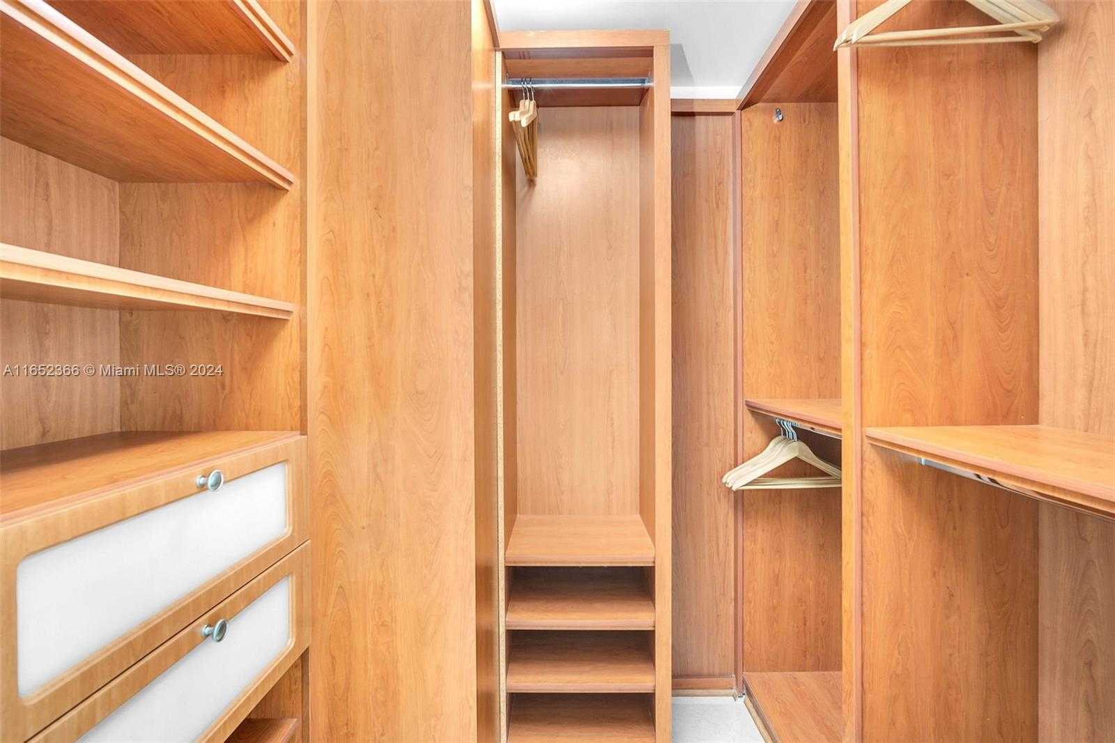 Small Image of 1331 BRICKELL BAY DR #3609, Miami Number 23