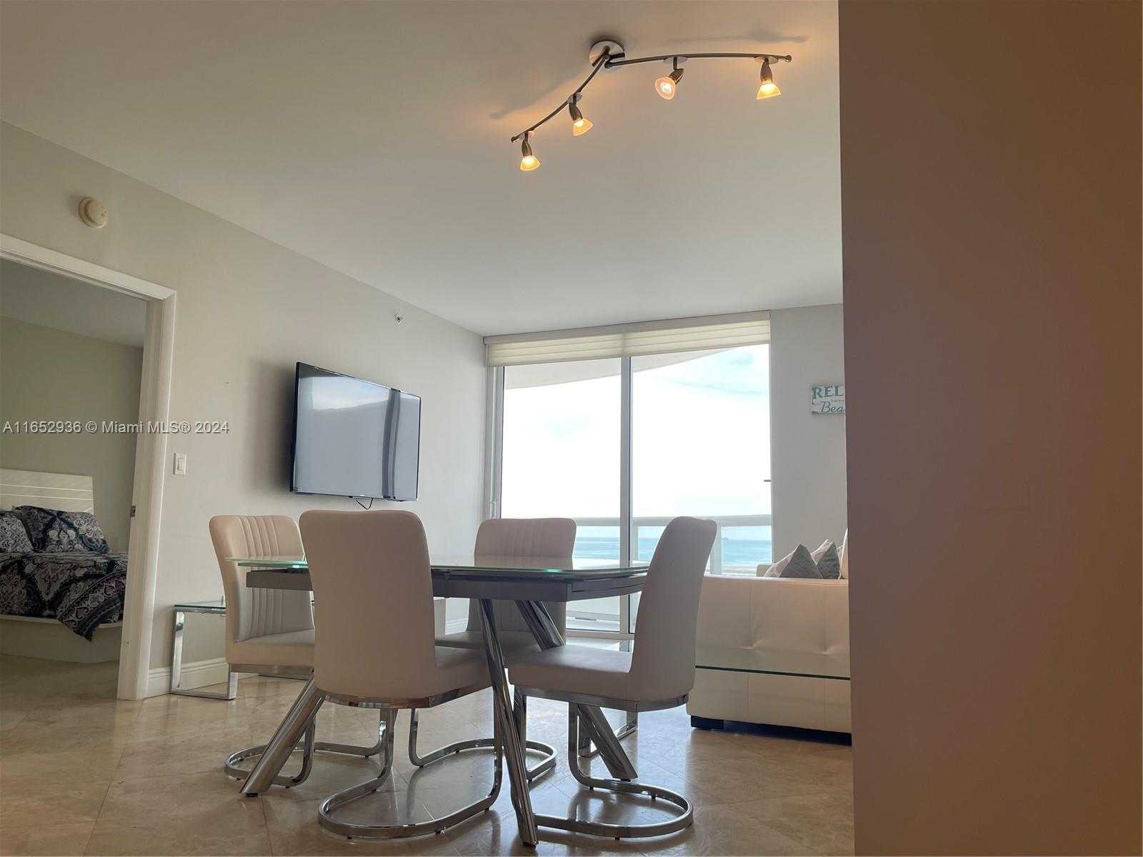 Small Image of 6365 COLLINS AVE #1206, Miami Beach Number 3