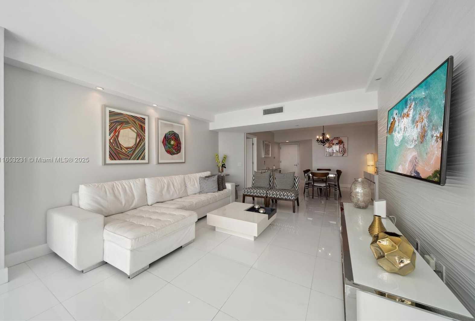 Small Image of 21055 YACHT CLUB DR #3101, Aventura Number 11