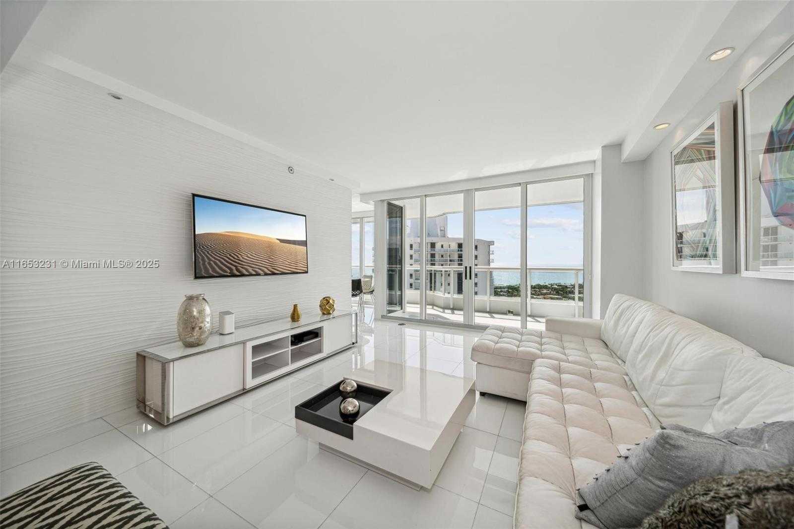 Small Image of 21055 YACHT CLUB DR #3101, Aventura Number 12