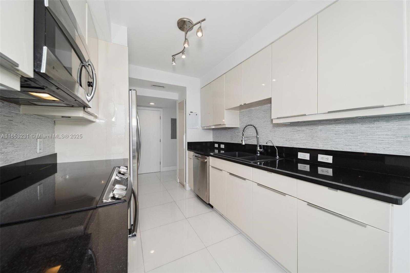 Small Image of 21055 YACHT CLUB DR #3101, Aventura Number 21