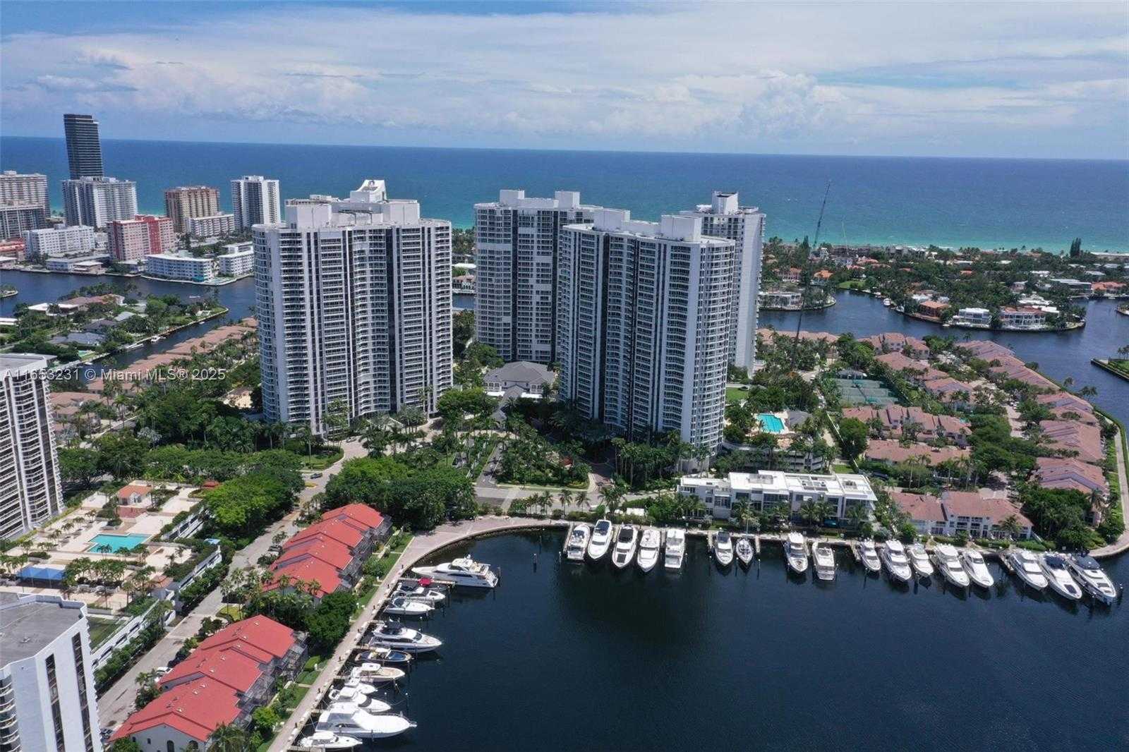 Small Image of 21055 YACHT CLUB DR #3101, Aventura Number 23