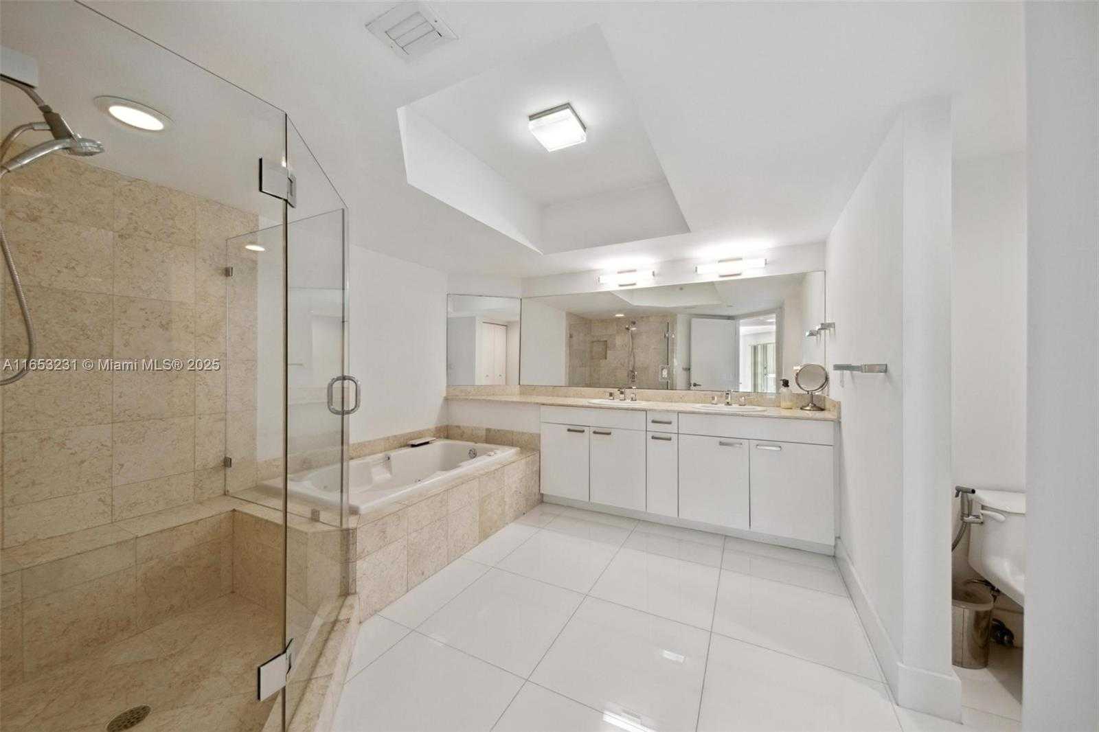 Small Image of 21055 YACHT CLUB DR #3101, Aventura Number 29