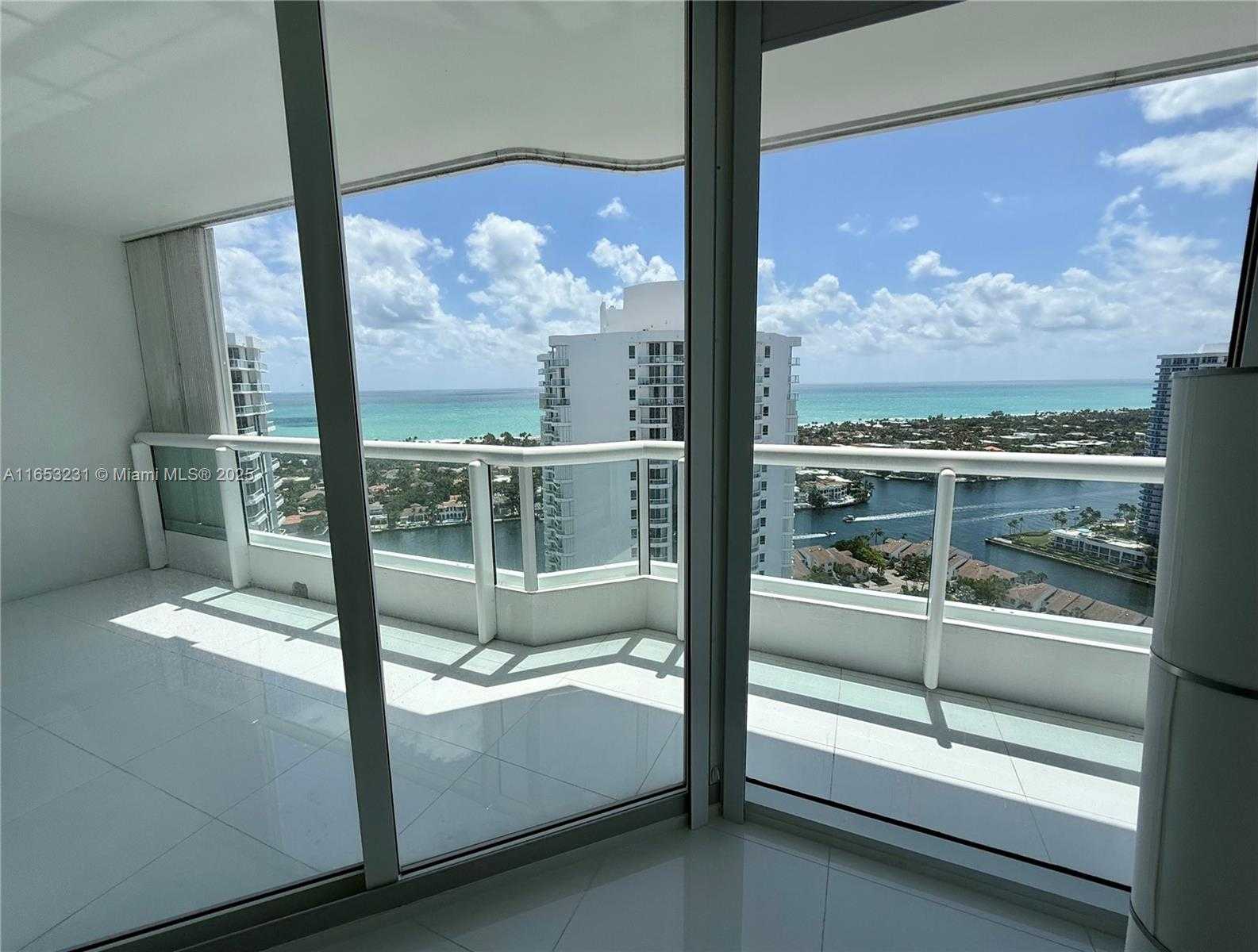 Small Image of 21055 YACHT CLUB DR #3101, Aventura Number 32