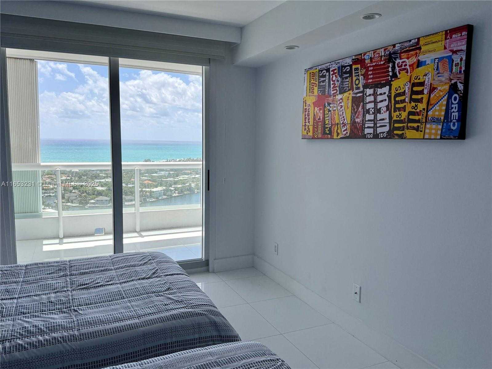 Small Image of 21055 YACHT CLUB DR #3101, Aventura Number 36