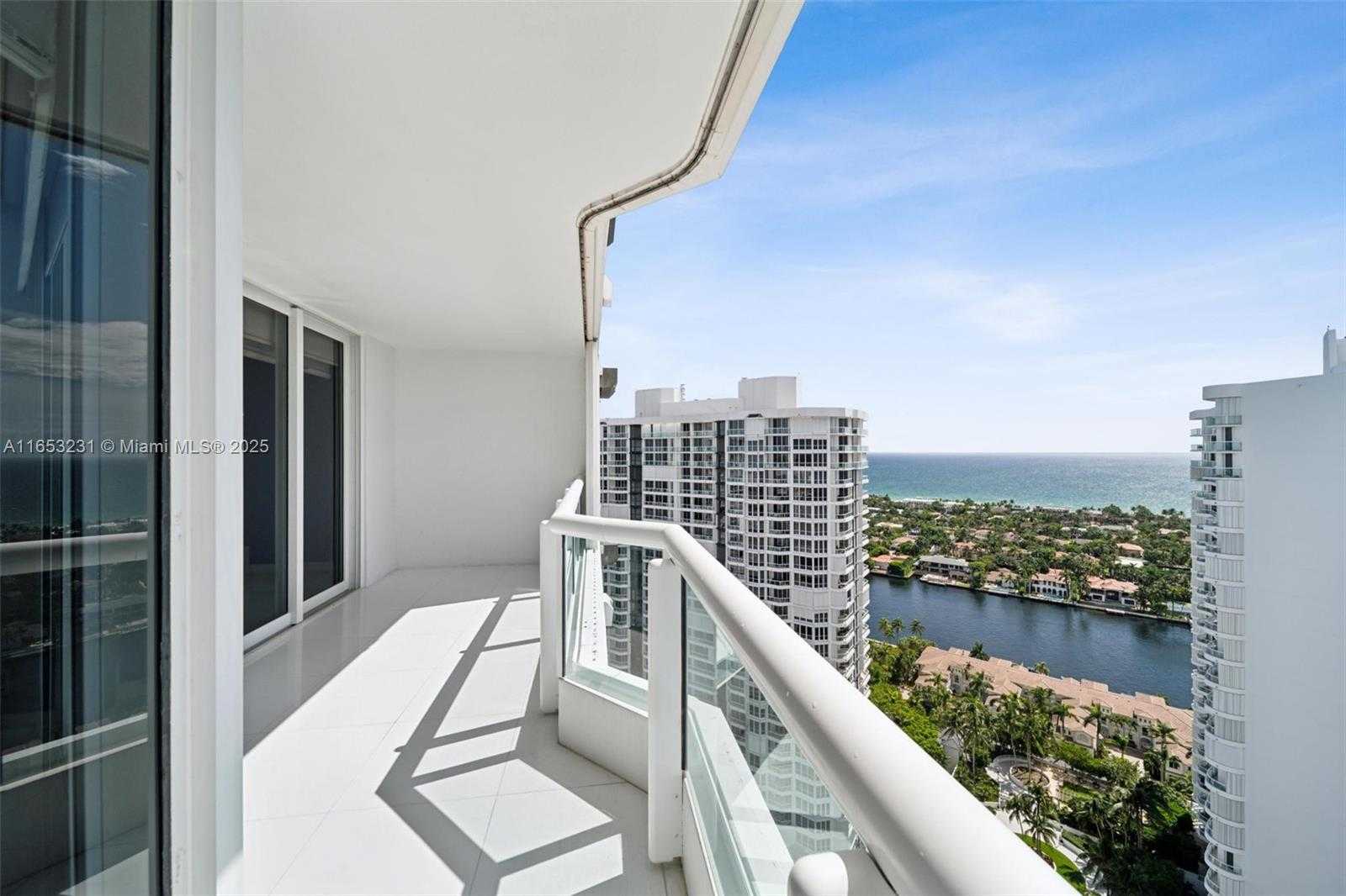 Small Image of 21055 YACHT CLUB DR #3101, Aventura Number 41