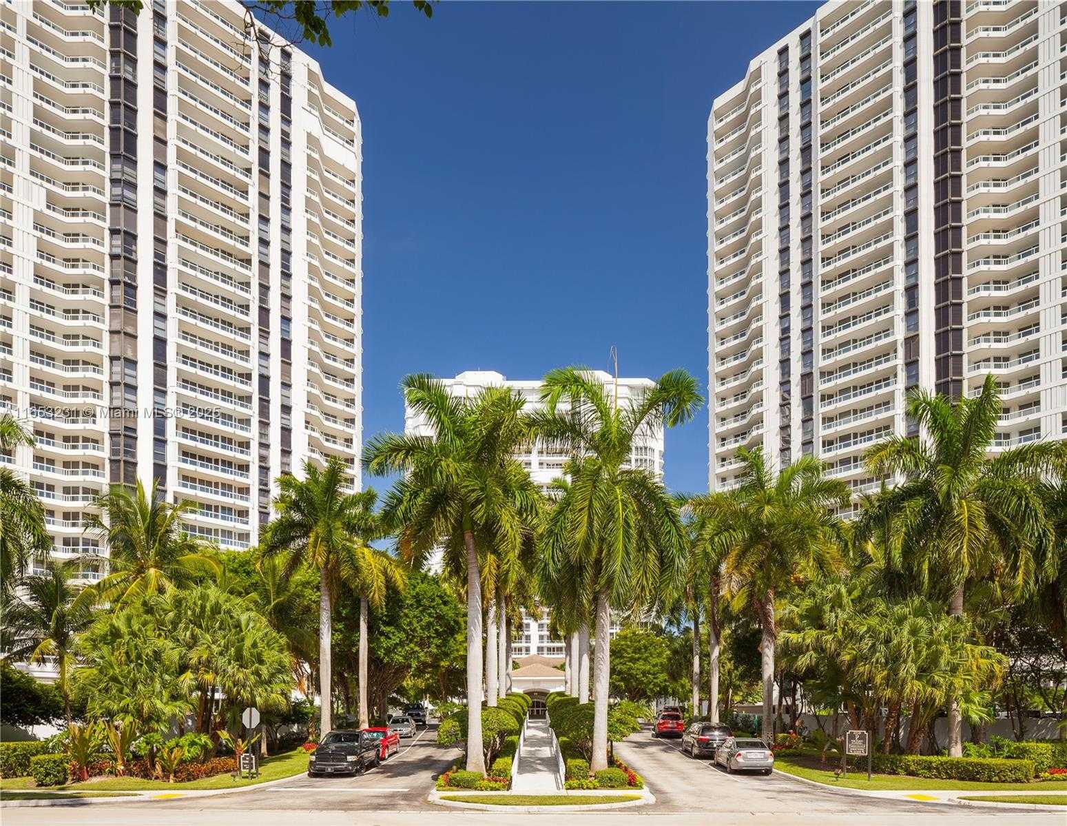 Small Image of 21055 YACHT CLUB DR #3101, Aventura Number 43