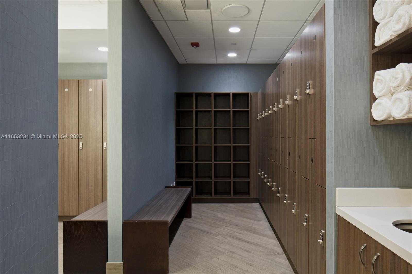 Small Image of 21055 YACHT CLUB DR #3101, Aventura Number 49
