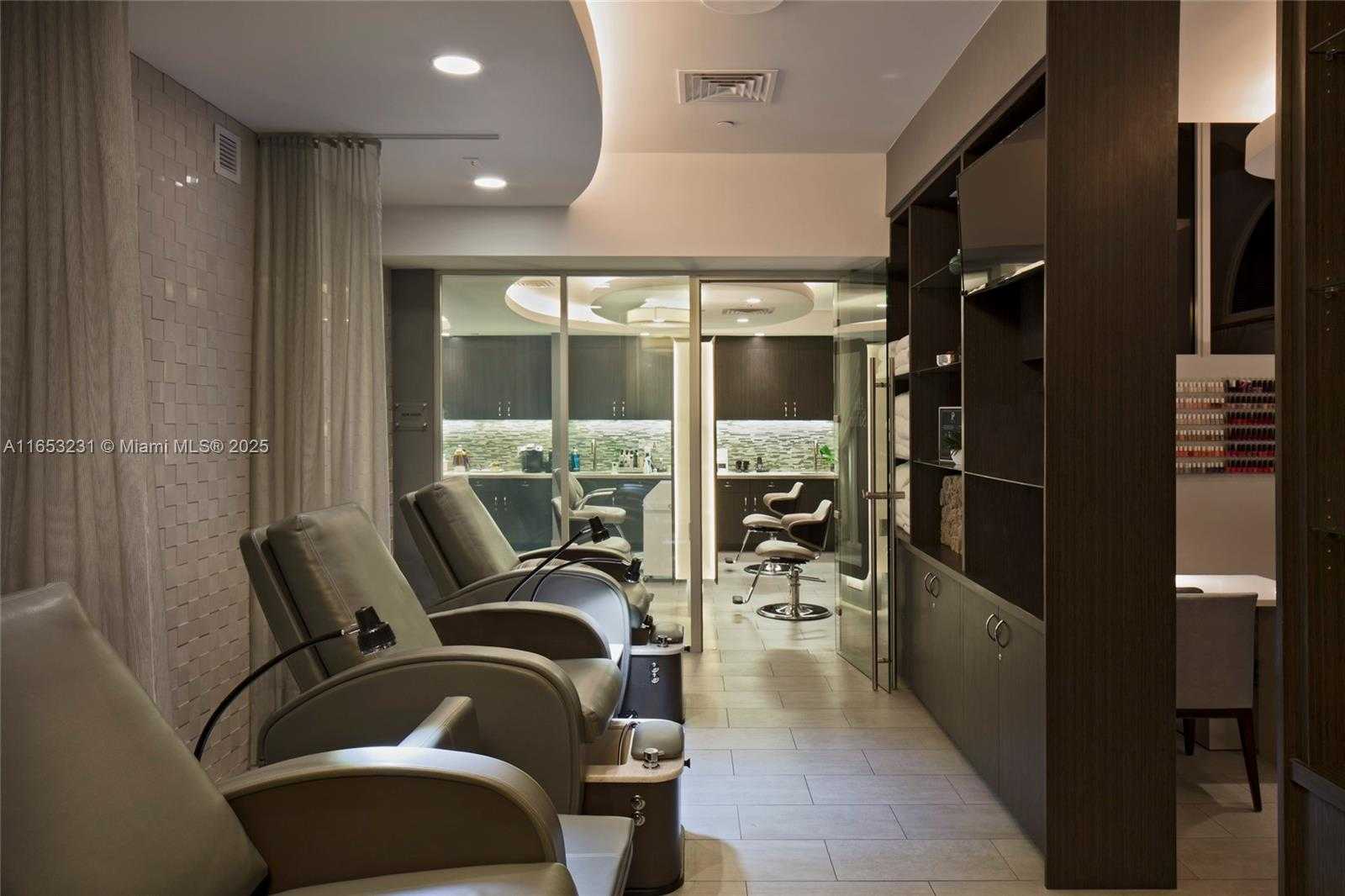 Small Image of 21055 YACHT CLUB DR #3101, Aventura Number 50