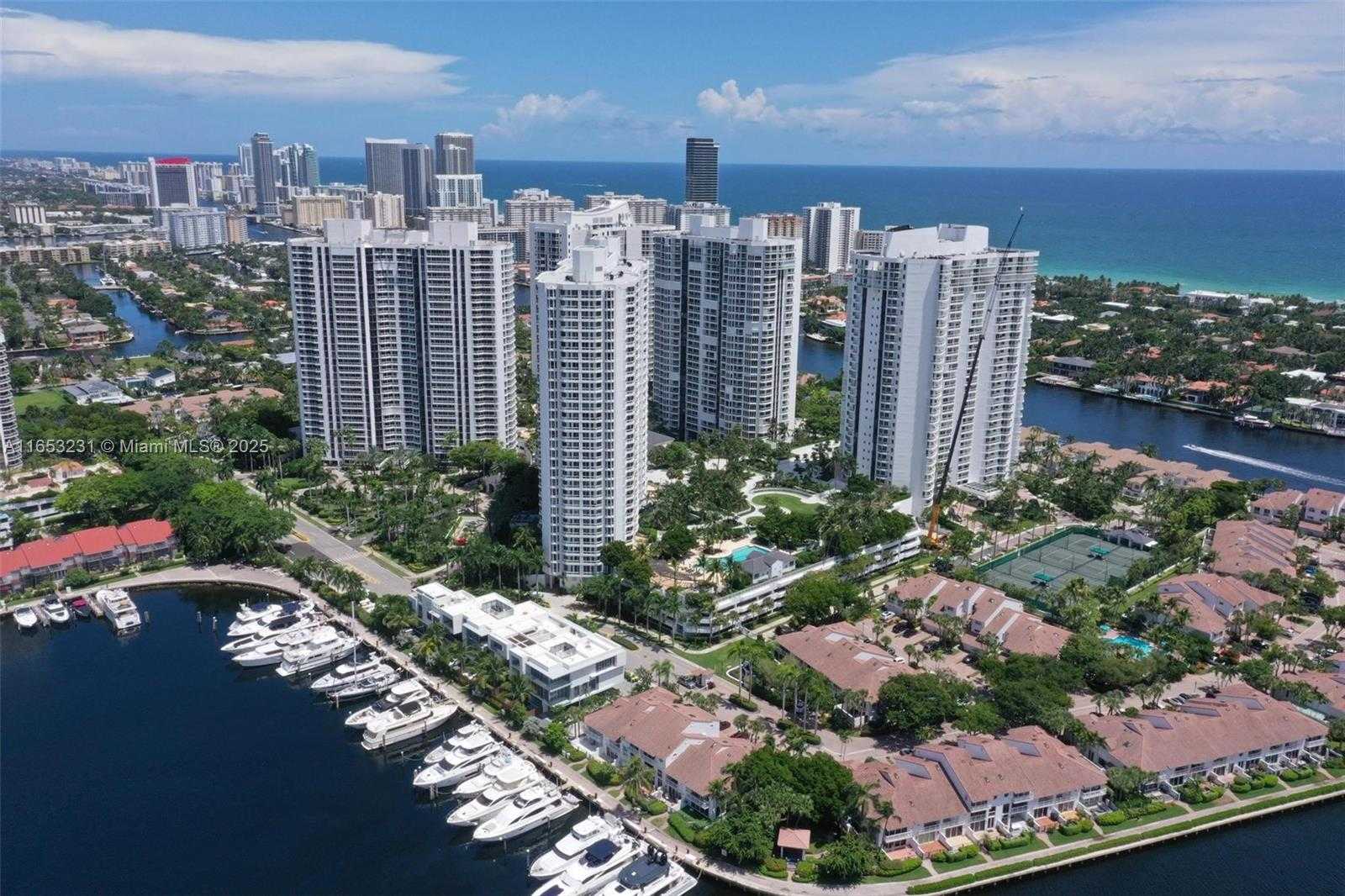 Small Image of 21055 YACHT CLUB DR #3101, Aventura Number 56