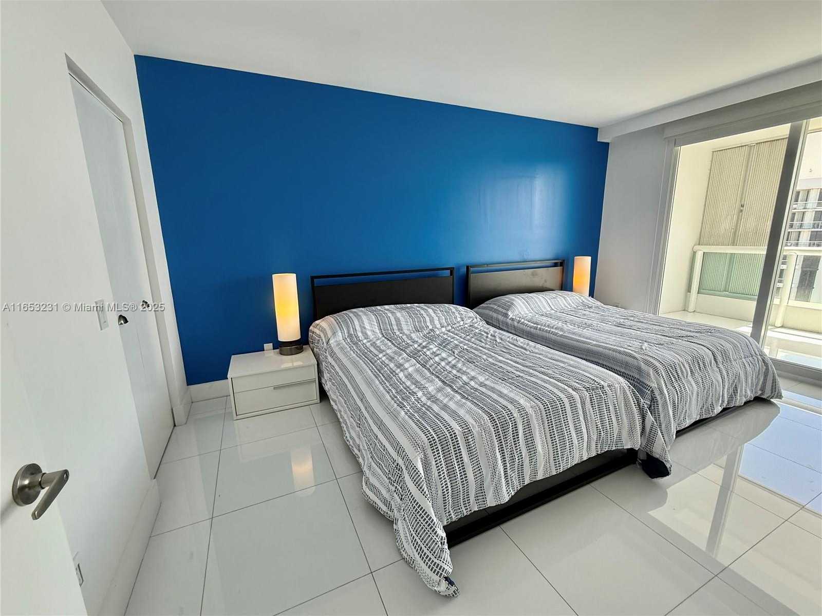 Small Image of 21055 YACHT CLUB DR #3101, Aventura Number 9