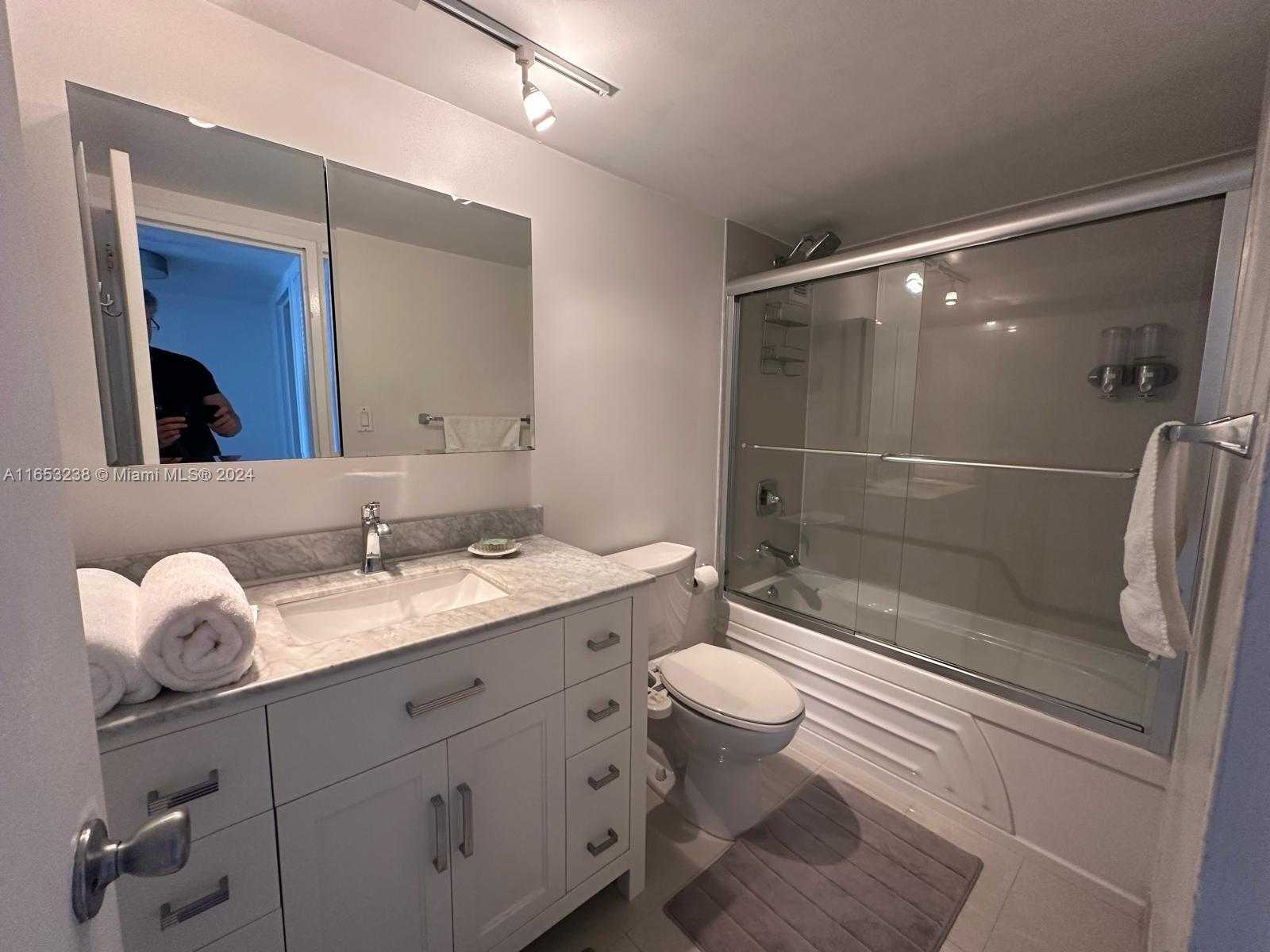 Small Image of 5151 COLLINS AVE #1525, Miami Beach Number 12