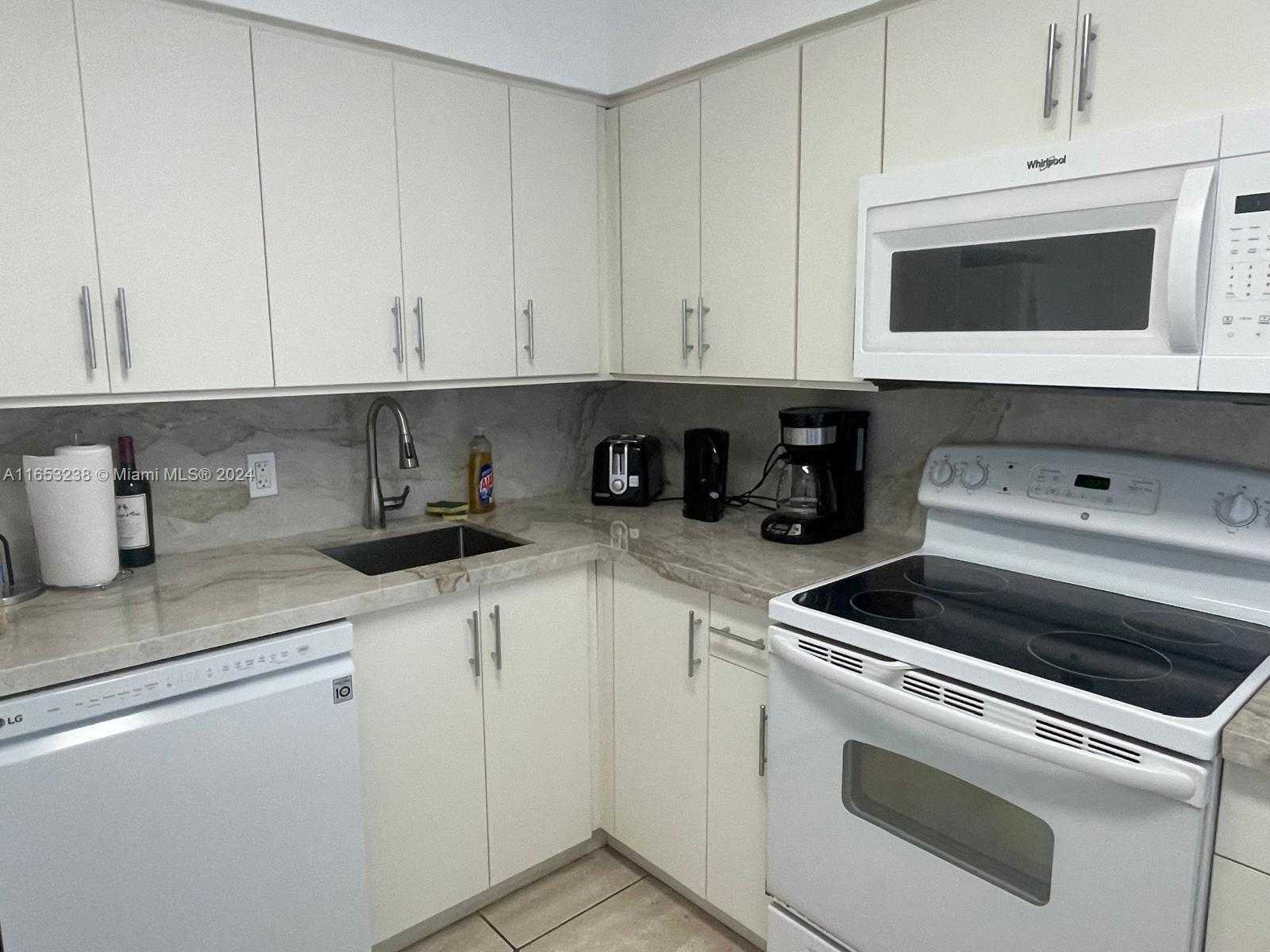Small Image of 5151 COLLINS AVE #1525, Miami Beach Number 8
