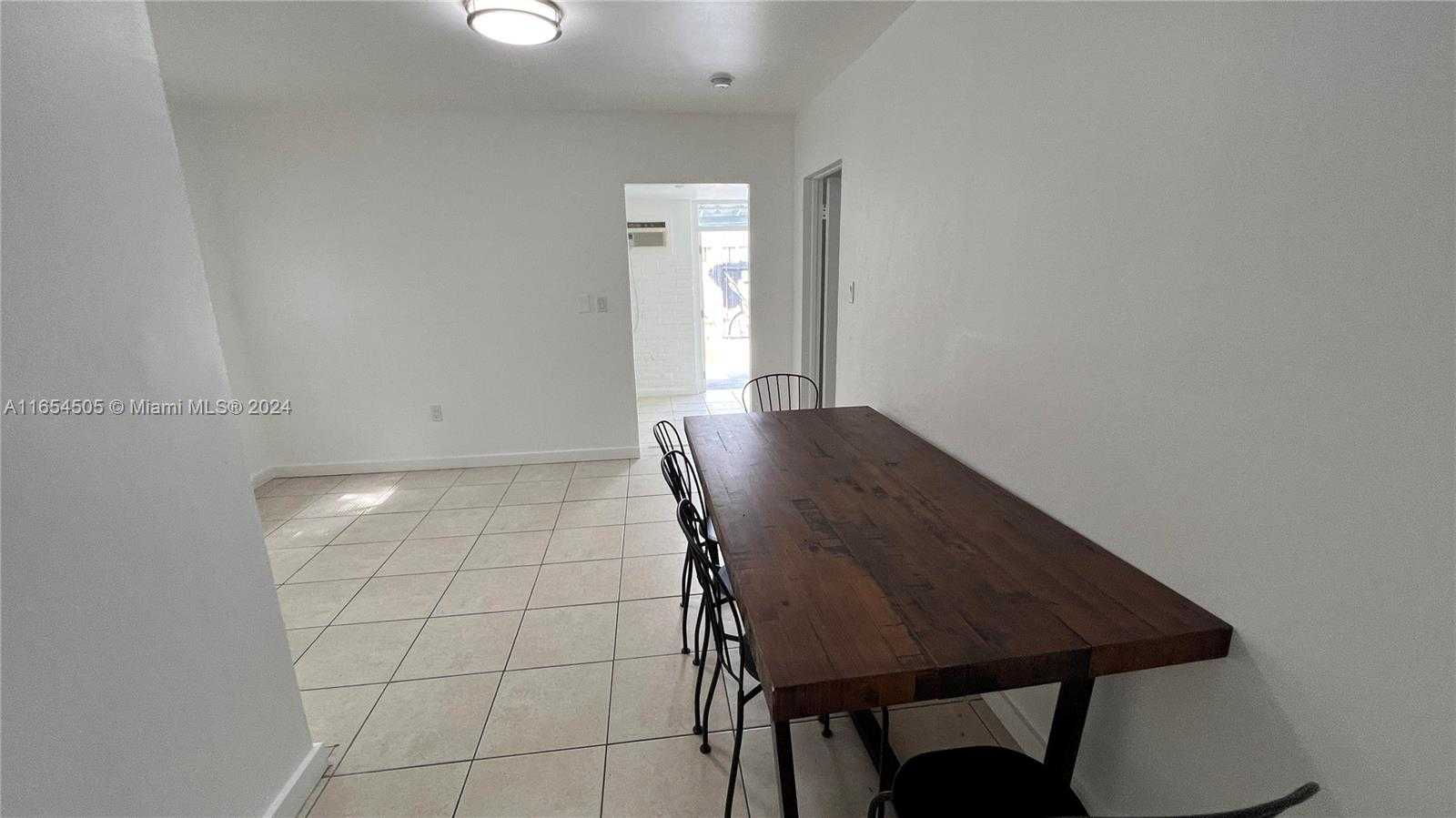Small Image of Miami Number 13