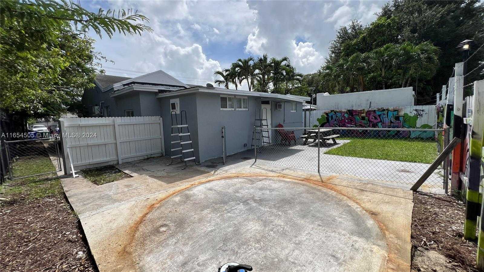 Small Image of Miami Number 18