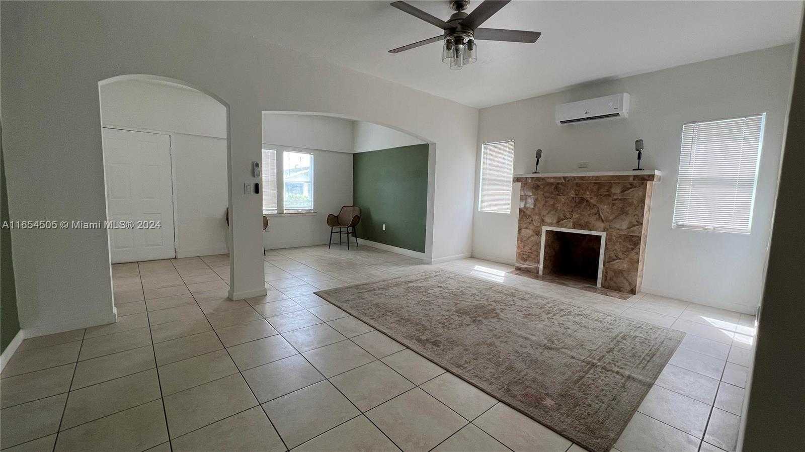 Small Image of Miami Number 5