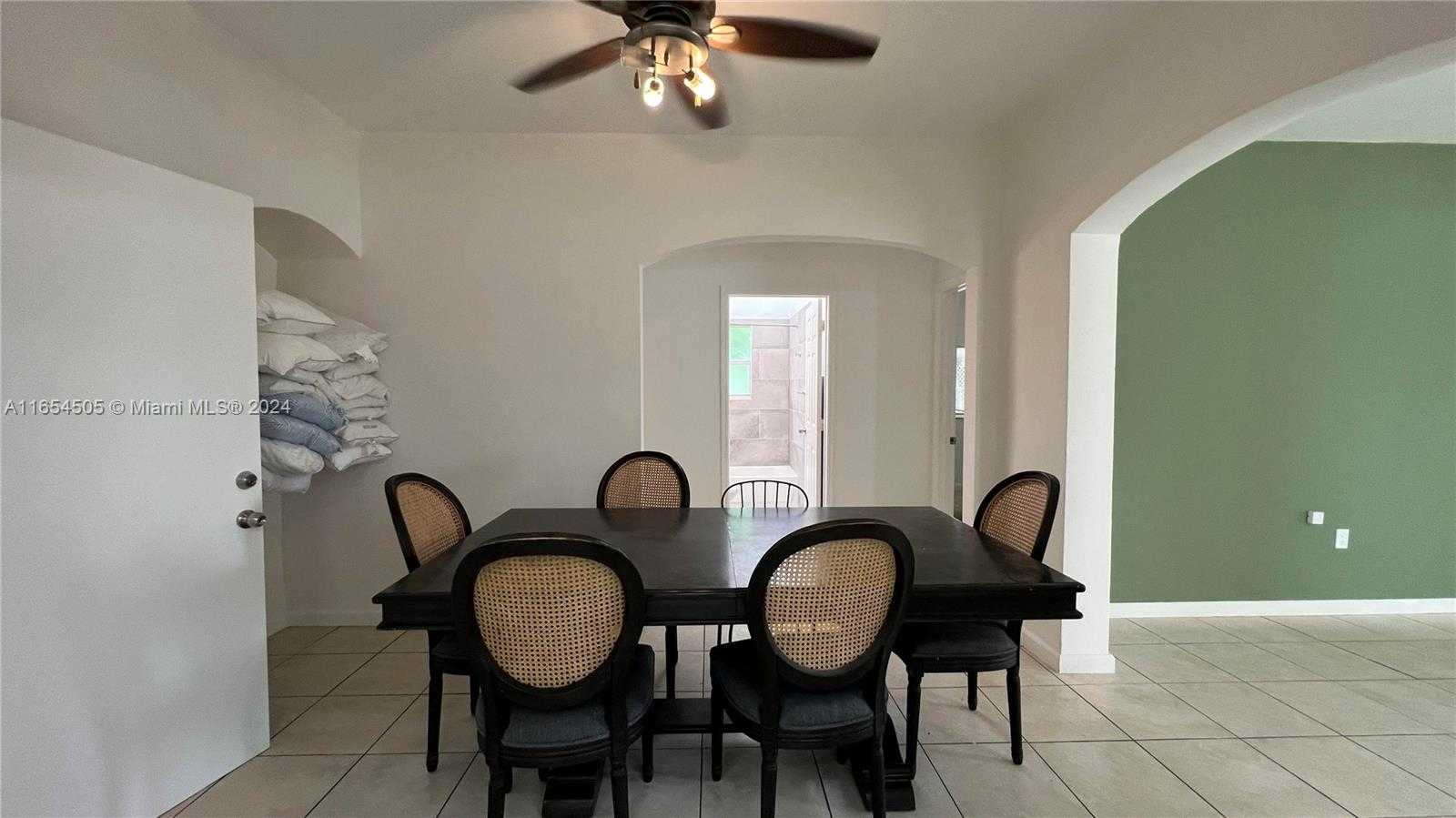 Small Image of Miami Number 6