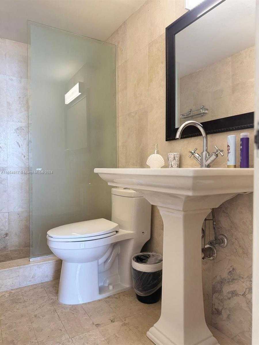 Small Image of 5601 COLLINS AVE #410, Miami Beach Number 13