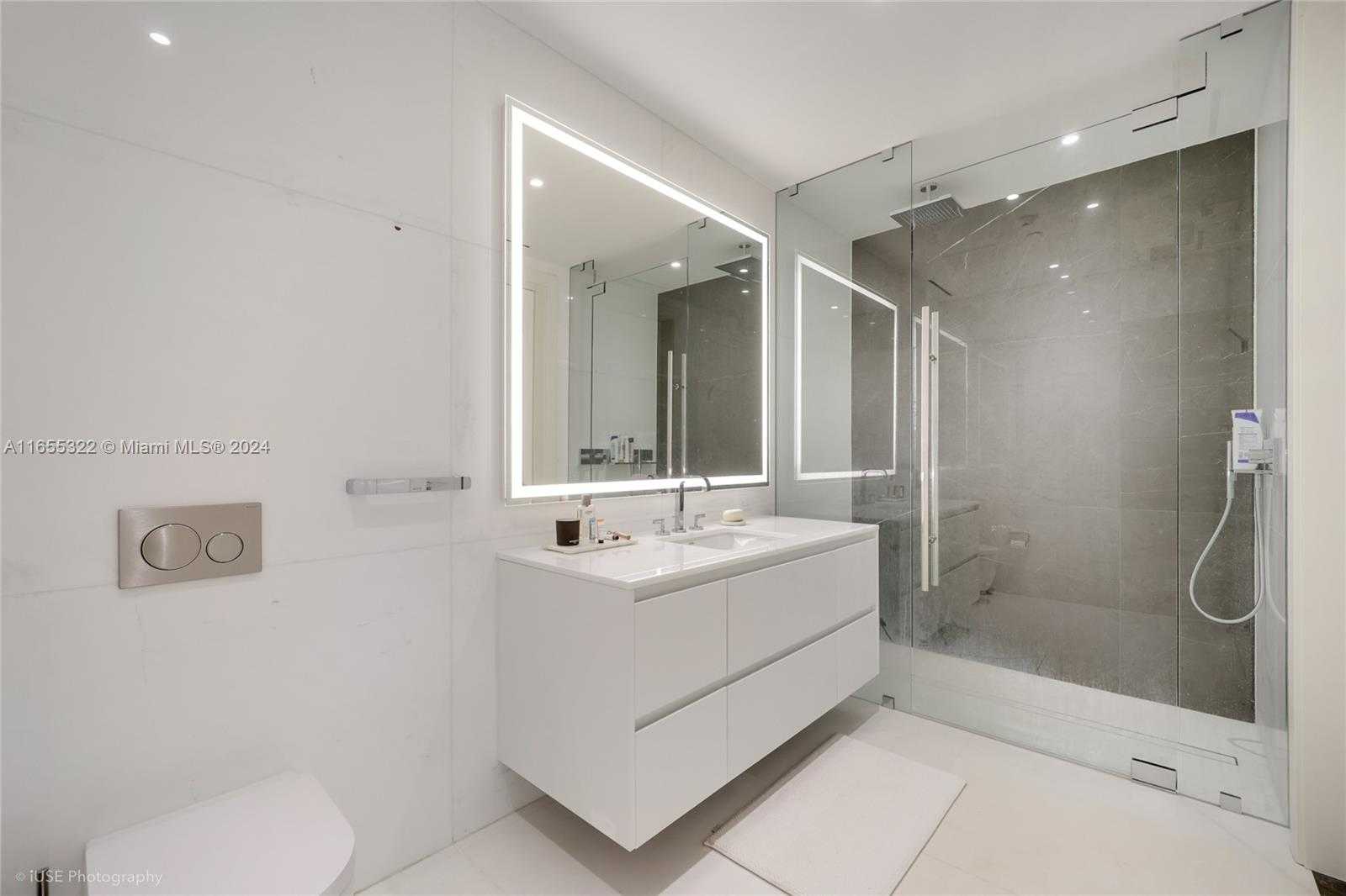 Small Image of 300 BISCAYNE BLVD WAY #706, Miami Number 12