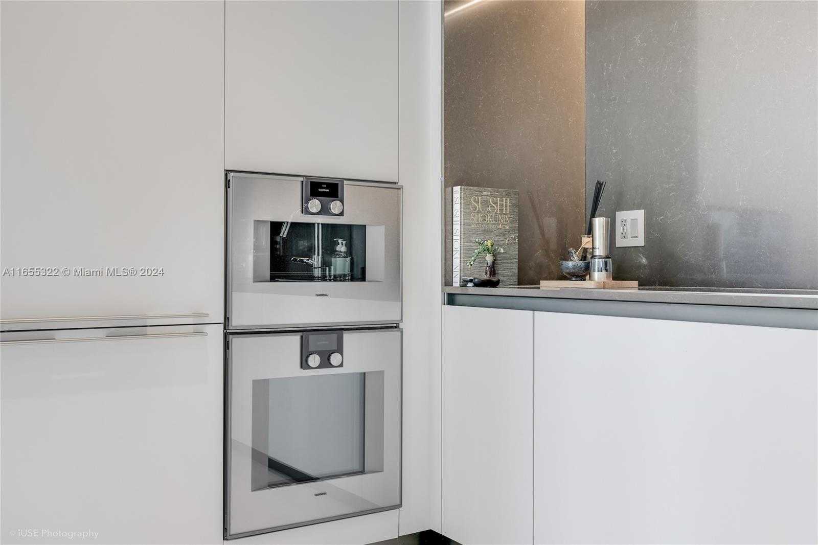 Small Image of 300 BISCAYNE BLVD WAY #706, Miami Number 4