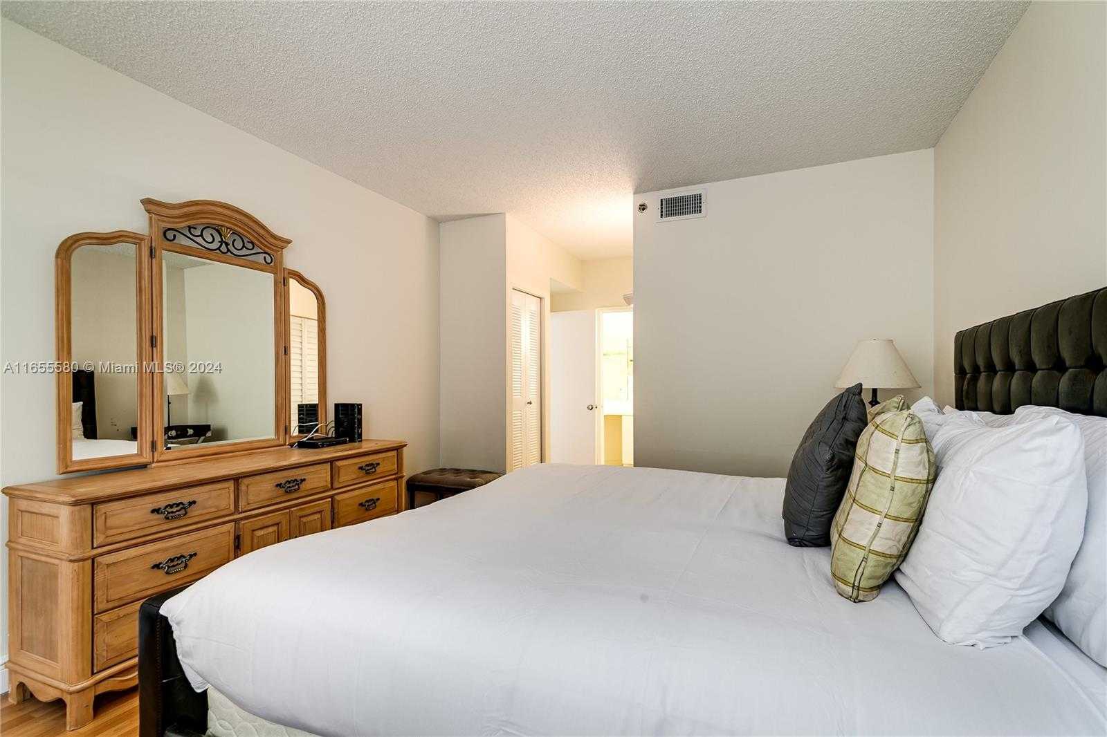 Small Image of 19701 EAST COUNTRY CLUB DR #5107, Aventura Number 15