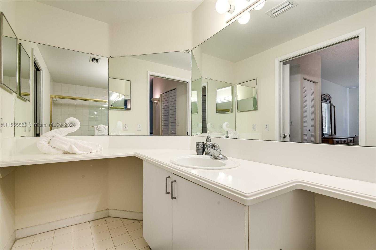 Small Image of 19701 EAST COUNTRY CLUB DR #5107, Aventura Number 18