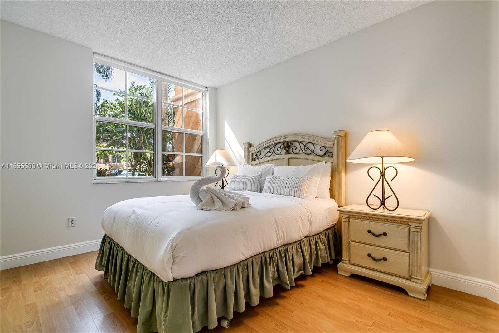 Small Image of 19701 EAST COUNTRY CLUB DR #5107, Aventura Number 19