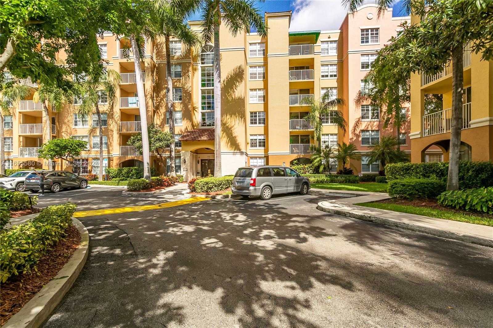 Small Image of 19701 EAST COUNTRY CLUB DR #5107, Aventura Number 2