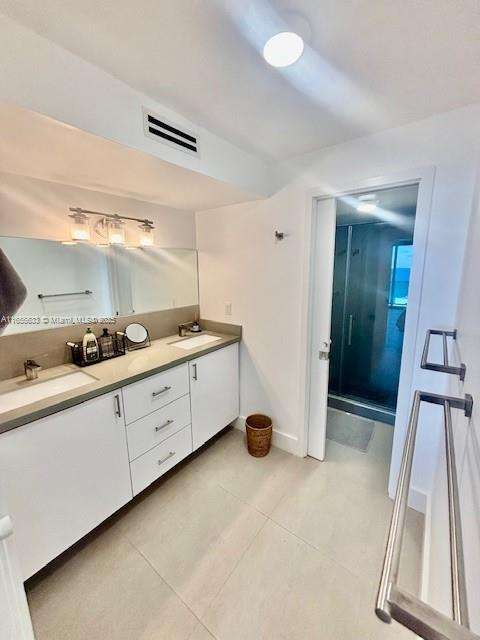 Small Image of 100 BAYVIEW DR #1906, Sunny Isles Beach Number 10