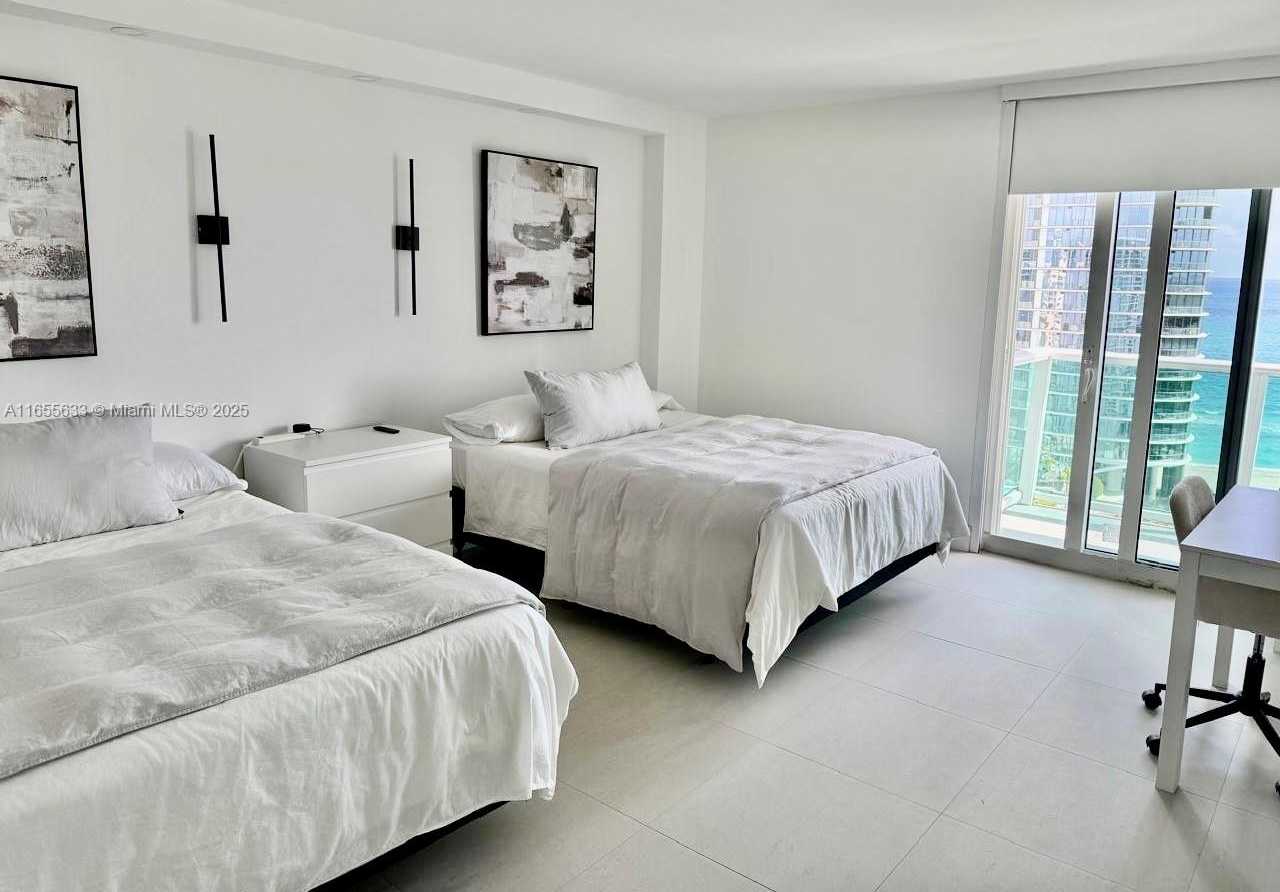 Small Image of 100 BAYVIEW DR #1906, Sunny Isles Beach Number 15