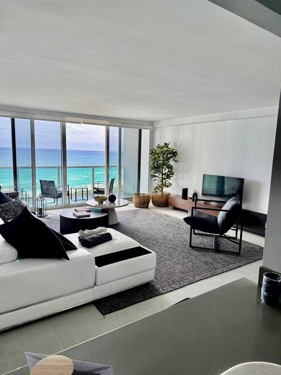 Small Image of 100 BAYVIEW DR #1906, Sunny Isles Beach Number 7