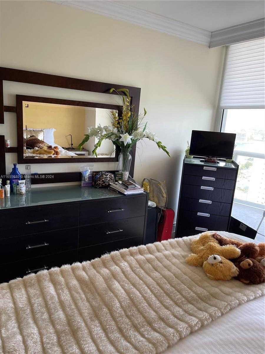 Small Image of 6365 COLLINS AVE #2109, Miami Beach Number 11