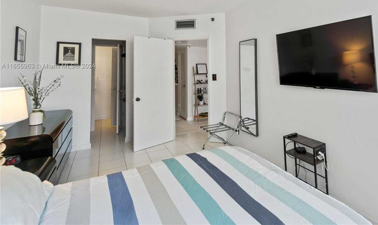 Small Image of 100 LINCOLN RD #924, Miami Beach Number 10